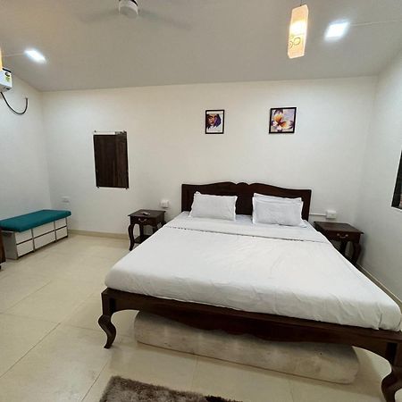 Villa Ll Golden Leaf Ll 3Bhk Ll Ac Ll à Lonavala Extérieur photo